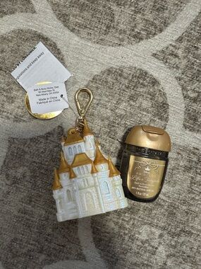 Bath & Body Works Disney Princess Light Up Castle Pocketbac Holder & Sanitizer